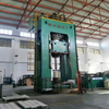 Hidrouliese ekstrusiepers vir aluminiumbottels 